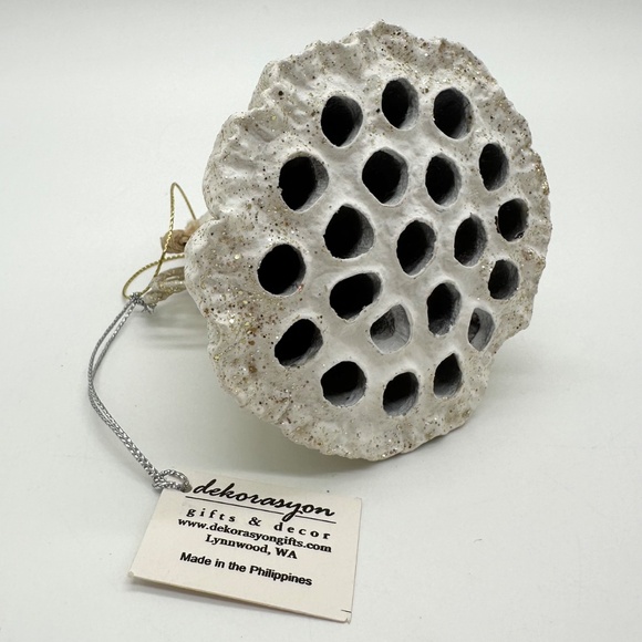 Dekorasyon Ornament Gold and White Angel Lotus Pod Ornament - Picture 9 of 11